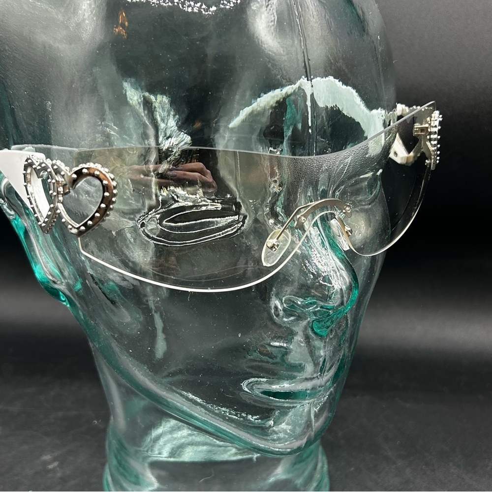 FEISEDY Heart-Embellished White Silver Sunglasses Valentine